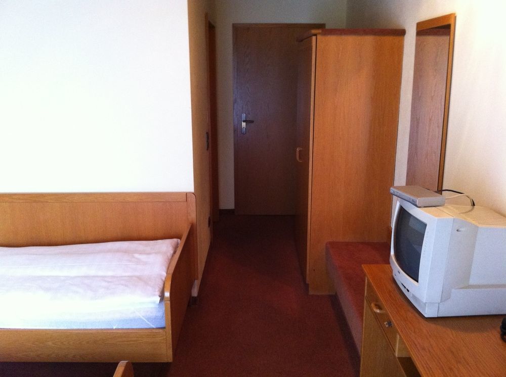 Hotel Bacchusstube Garni Goldbach  Exteriör bild